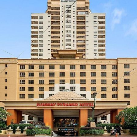 Millennium Suite At Pyramid Tower Petaling Jaya Bagian luar foto