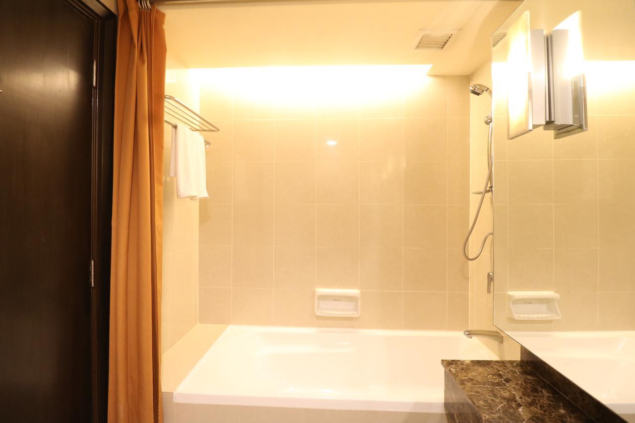 Millennium Suite At Pyramid Tower Petaling Jaya Bagian luar foto