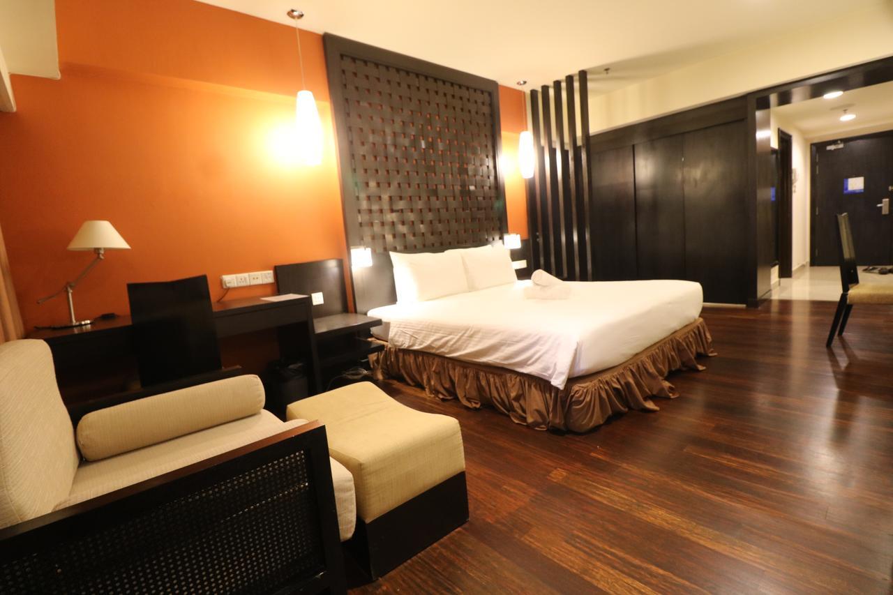 Millennium Suite At Pyramid Tower Petaling Jaya Bagian luar foto