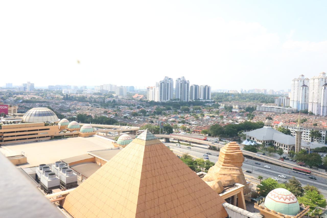 Millennium Suite At Pyramid Tower Petaling Jaya Bagian luar foto