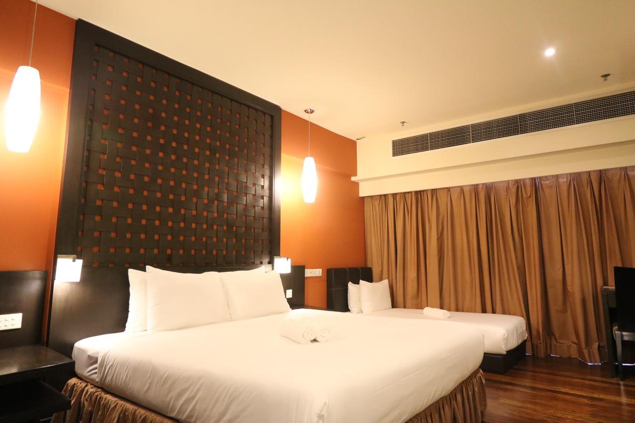 Millennium Suite At Pyramid Tower Petaling Jaya Bagian luar foto